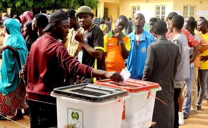 Ìdìbò ọdún 2023: ìbéèrè mẹwàá nípa àyẹ̀wò orúkọ ati ìdìbò ni ọjọ ibo 1 Ìdìbò ọdún 2023: ìbéèrè mẹwàá nípa àyẹ̀wò orúkọ ati ìdìbò ni ọjọ ibo