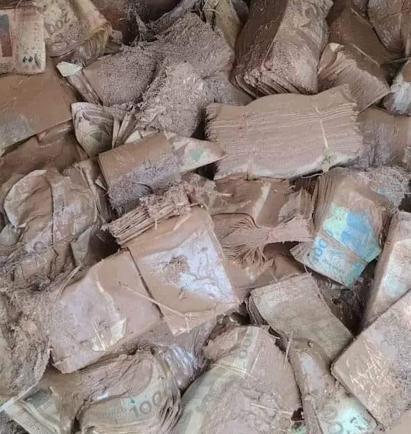 Mud-stained cash bundles found in Sudan, not Maiduguri  1 Mud-stained cash bundles found in Sudan, not Maiduguri