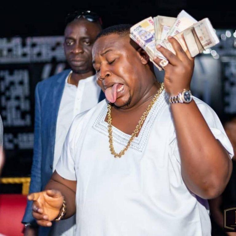 Bundles in Air: Are Nigerians outsmarting EFCC’s crackdown on Naira abuse?